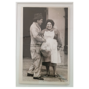 Cantinflas y Chachita de la película "El Barrendero", de autor desconocido