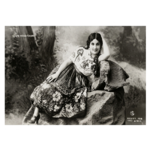 Retrato Lupe Rivas Cacho, del autor Compañía Industrial Fotográfica